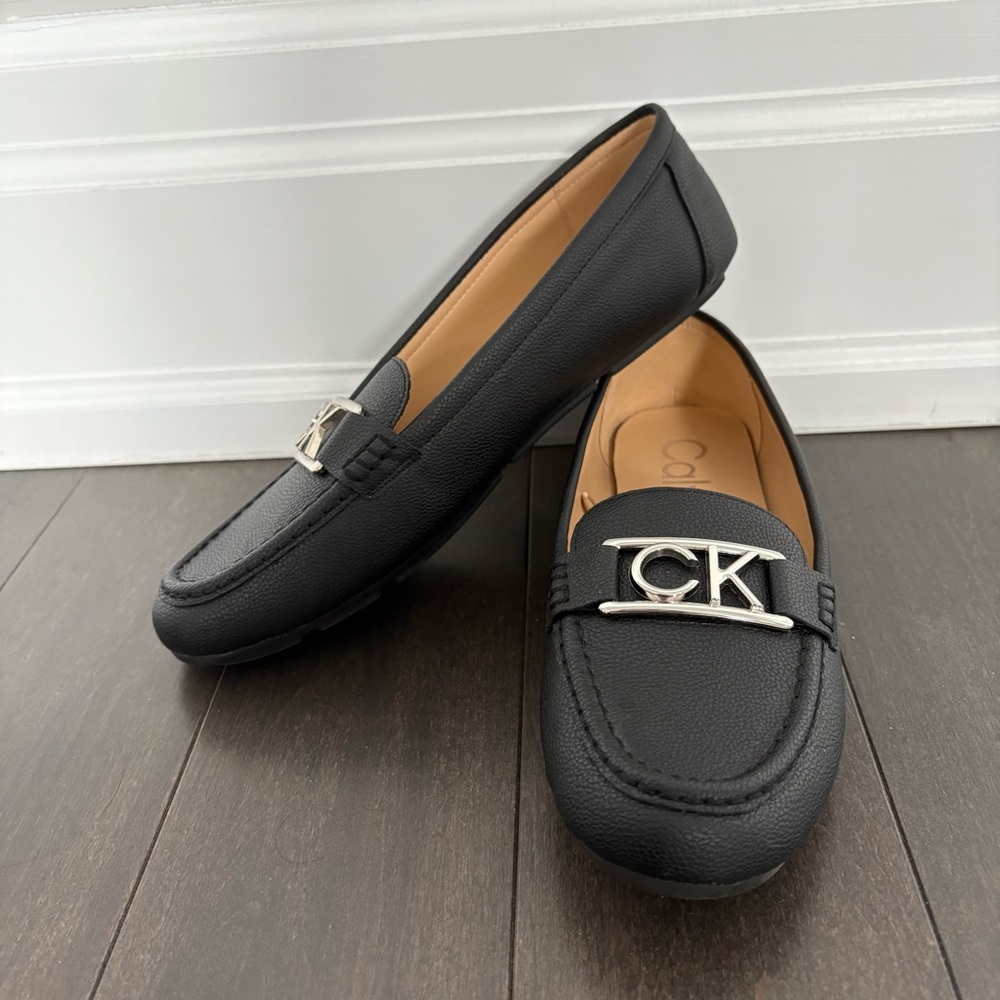 Brand New Women’s Calvin Klein Loafers Black Size 8.5 leather Silver logo - Picture 2 of 4
